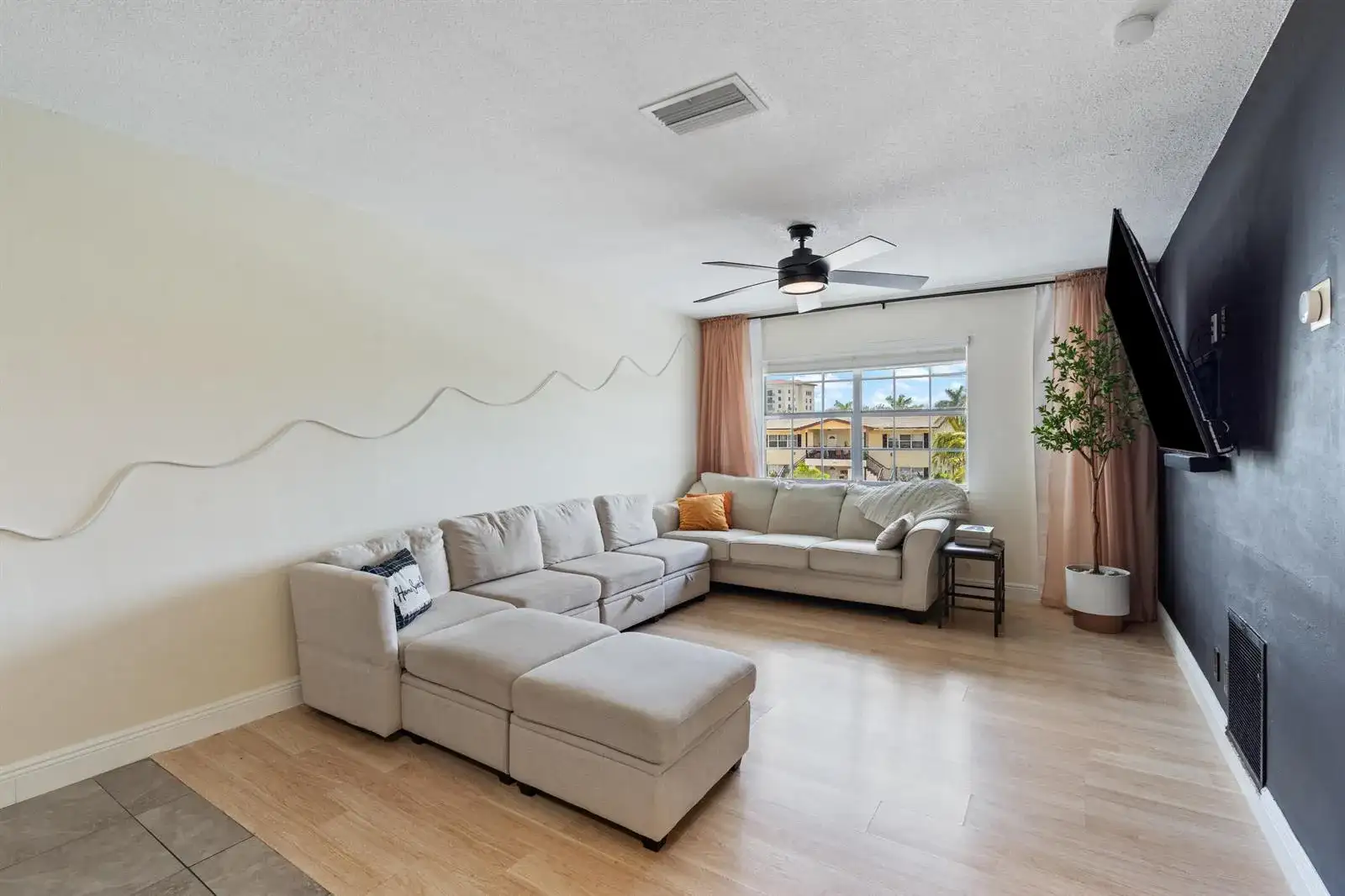 299 SW 7TH Street # 2060, Boca Raton FL 33432 photo 3