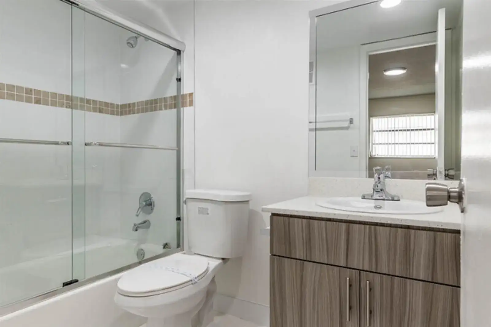 401 NW 34 Street # 101, Pompano Beach FL 33064 photo 2