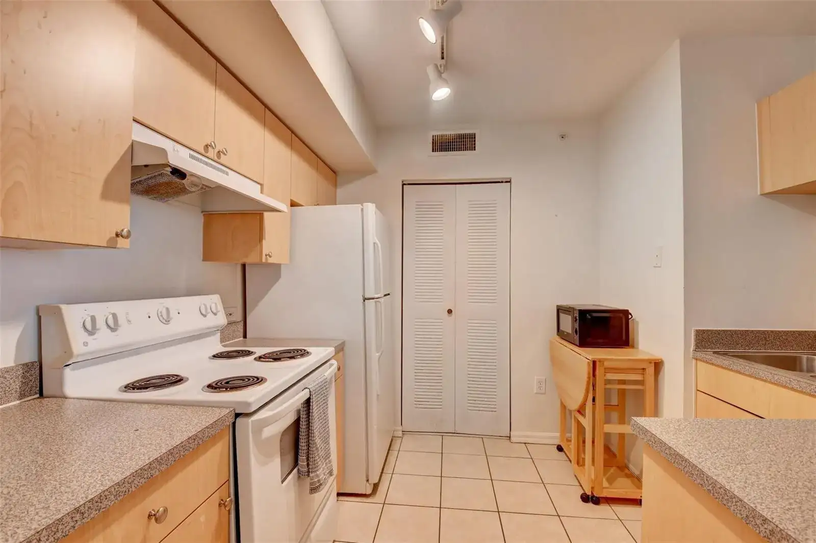 703 VILLA Circle # 703, Boynton Beach FL 33435 photo 5