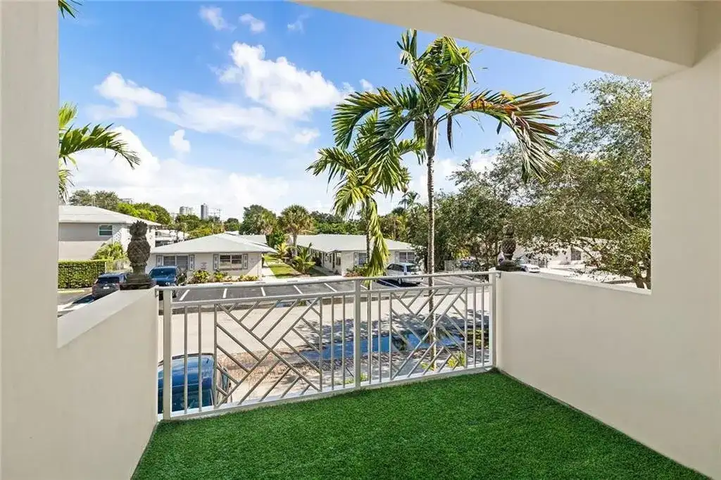 708 SE 15TH Street # 3, Fort Lauderdale FL 33316 photo 3