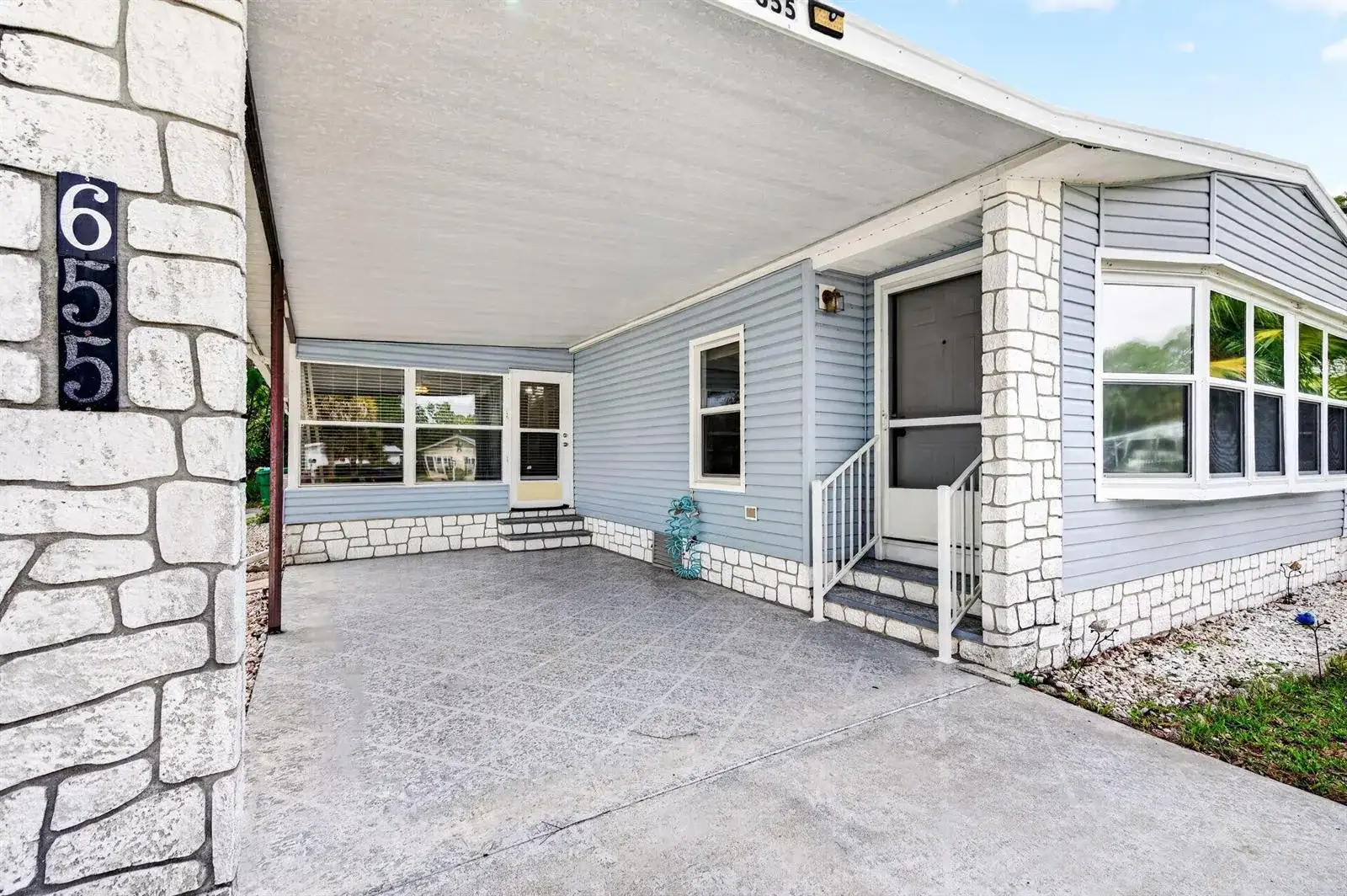 655 W Marlin Circle, FL 32976 photo 4