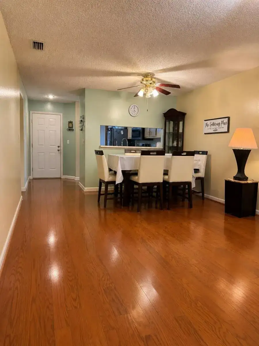 404 HARBOUR POINTE Way, FL 33413 photo 2