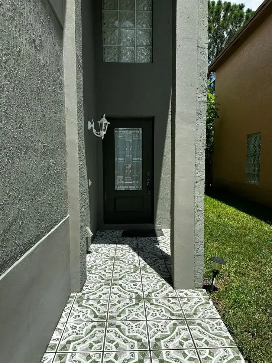4140 Pine Hollow Circle, FL 33463 photo 2