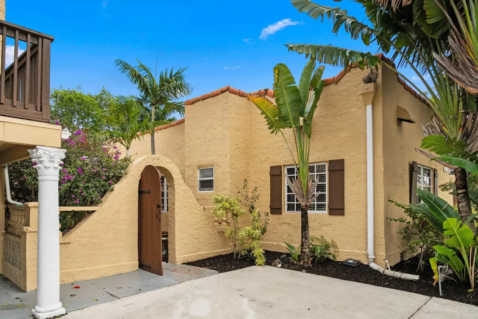 735 Colonial Road, West Palm Beach FL 33405 photo 2