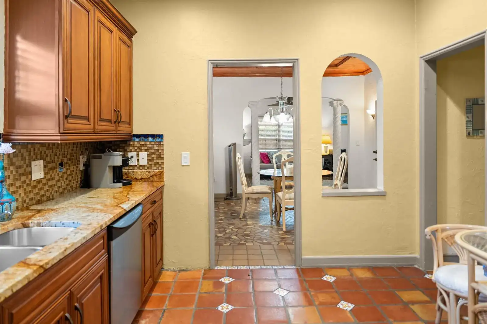 735 Colonial Road, West Palm Beach FL 33405 photo 4