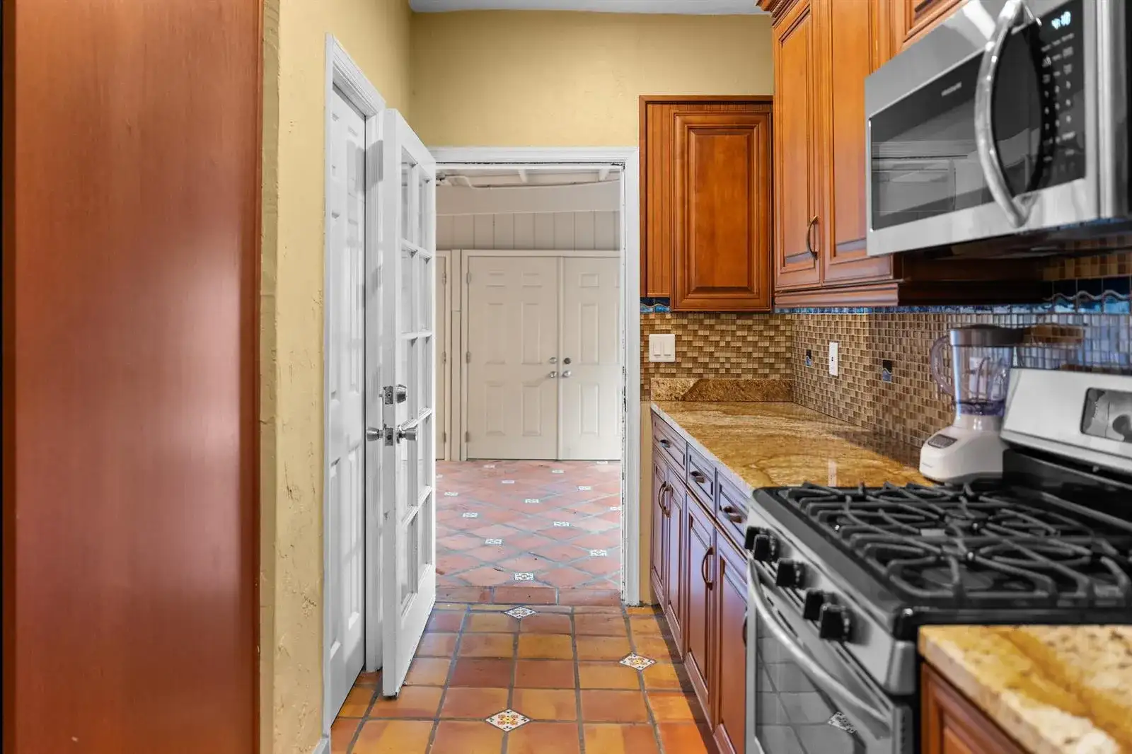 735 Colonial Road, West Palm Beach FL 33405 photo 5