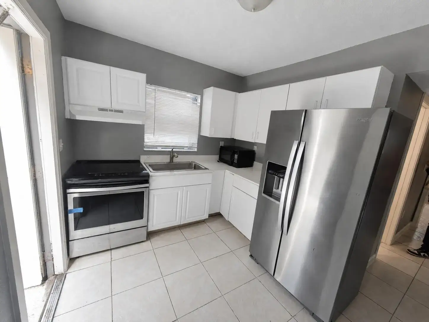 421 NW 7TH Terrace # 4, Fort Lauderdale FL 33311 photo 3