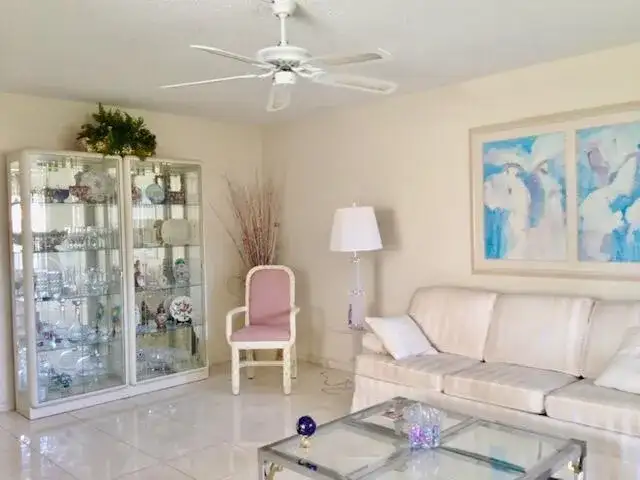 571 Fanshaw N, Boca Raton FL 33434 photo 3