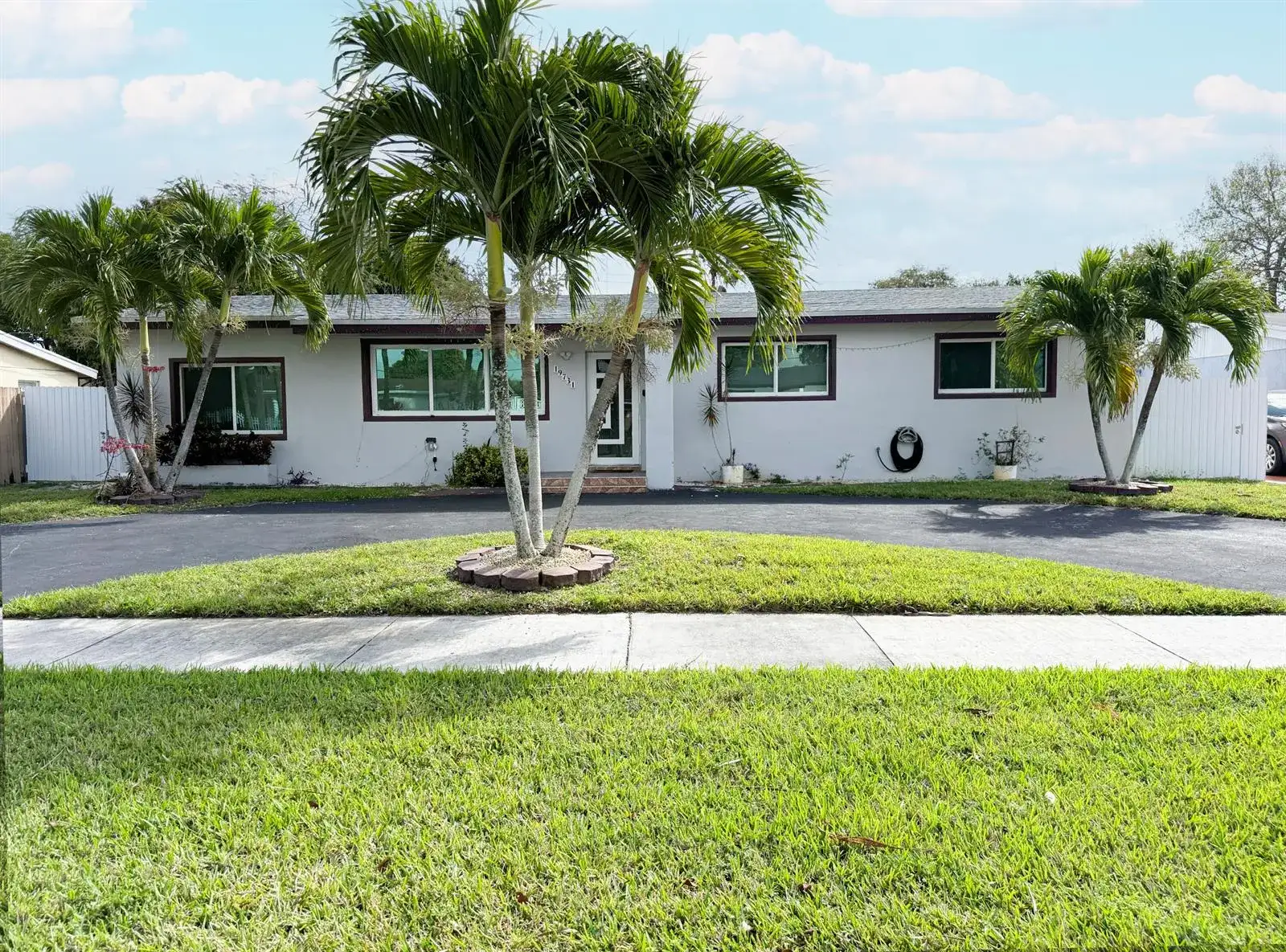 19731 NW 4TH Avenue, Miami Gardens FL 33169 photo 2