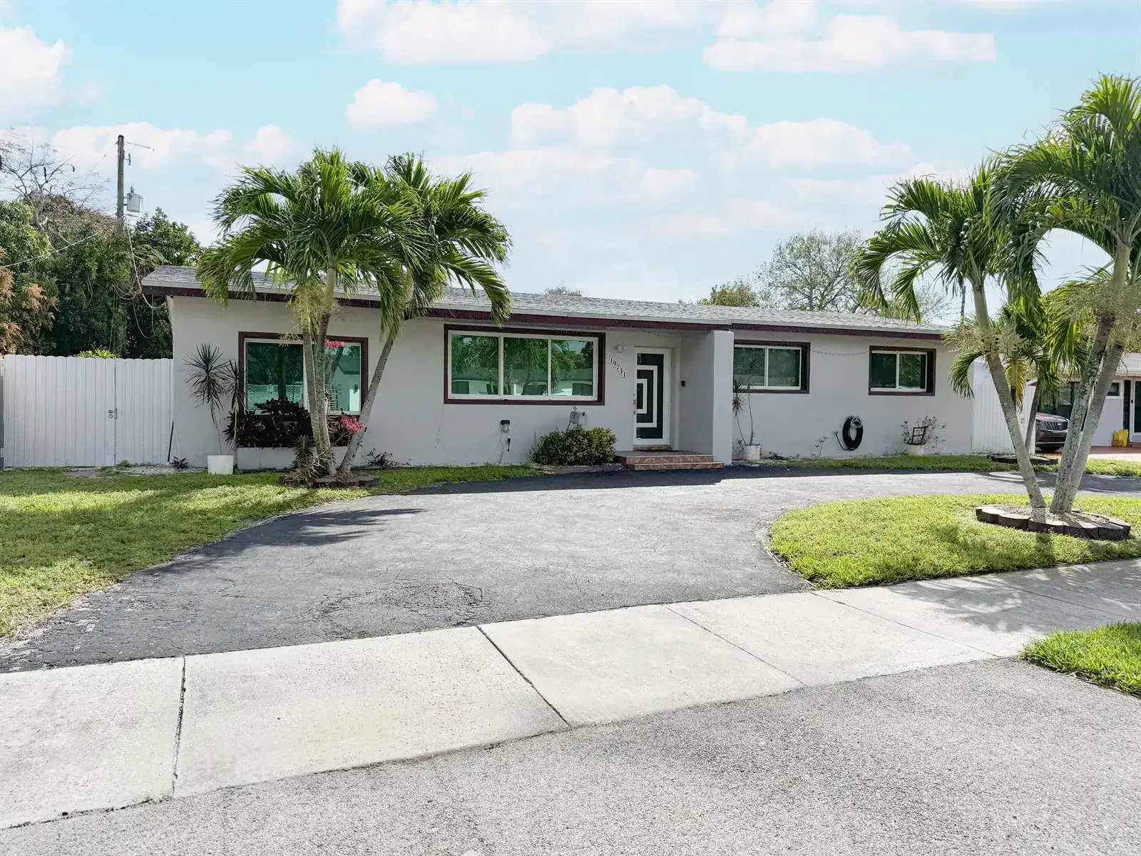 19731 NW 4TH Avenue, Miami Gardens FL 33169 photo 3