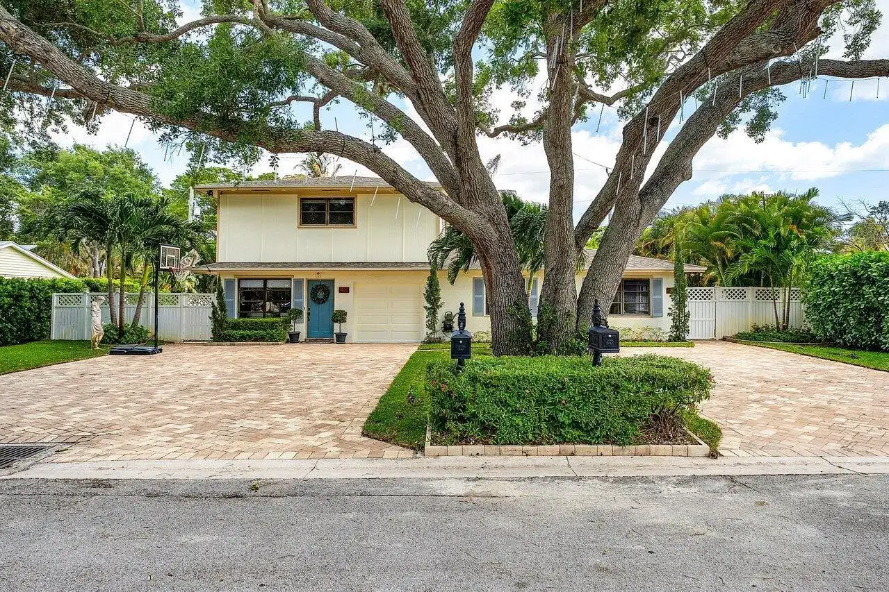 2101 N Palm Circle, North Palm Beach FL 33408 photo 5