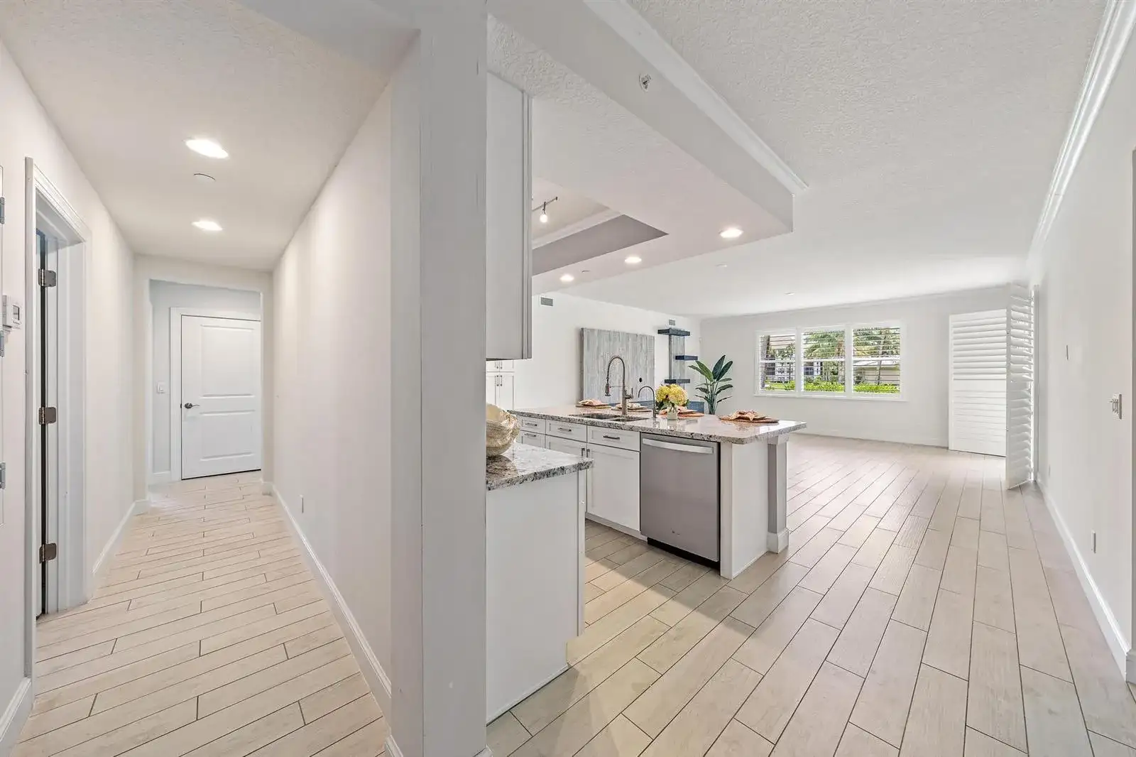 411 Bay Colony Drive N, Juno Beach FL 33408 photo 2