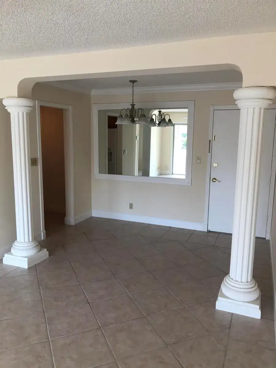 3040 NE 16TH Avenue # 303, Oakland Park FL 33334 photo 4