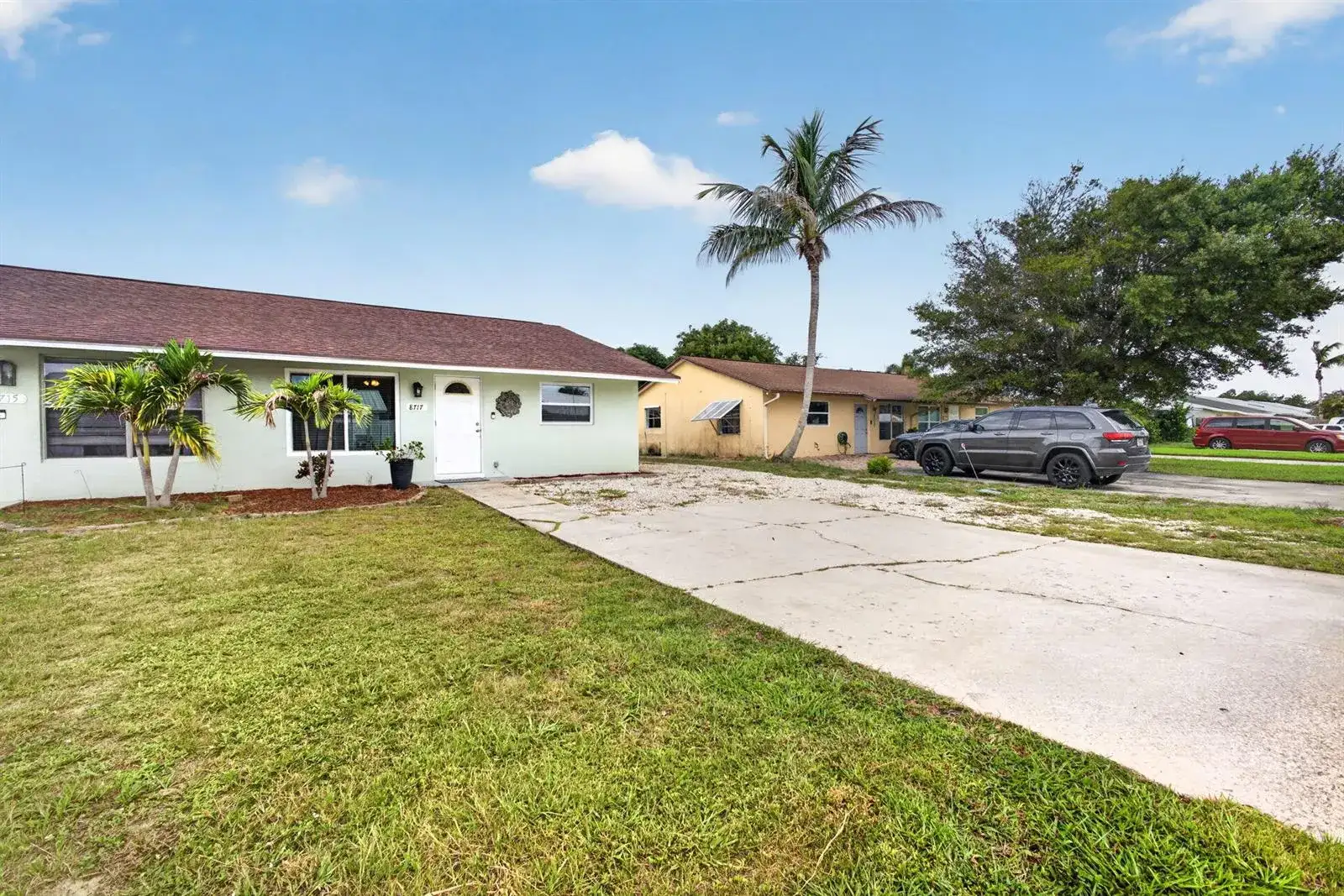 8717 SE SANDY Lane, Hobe Sound FL 33455 photo 2
