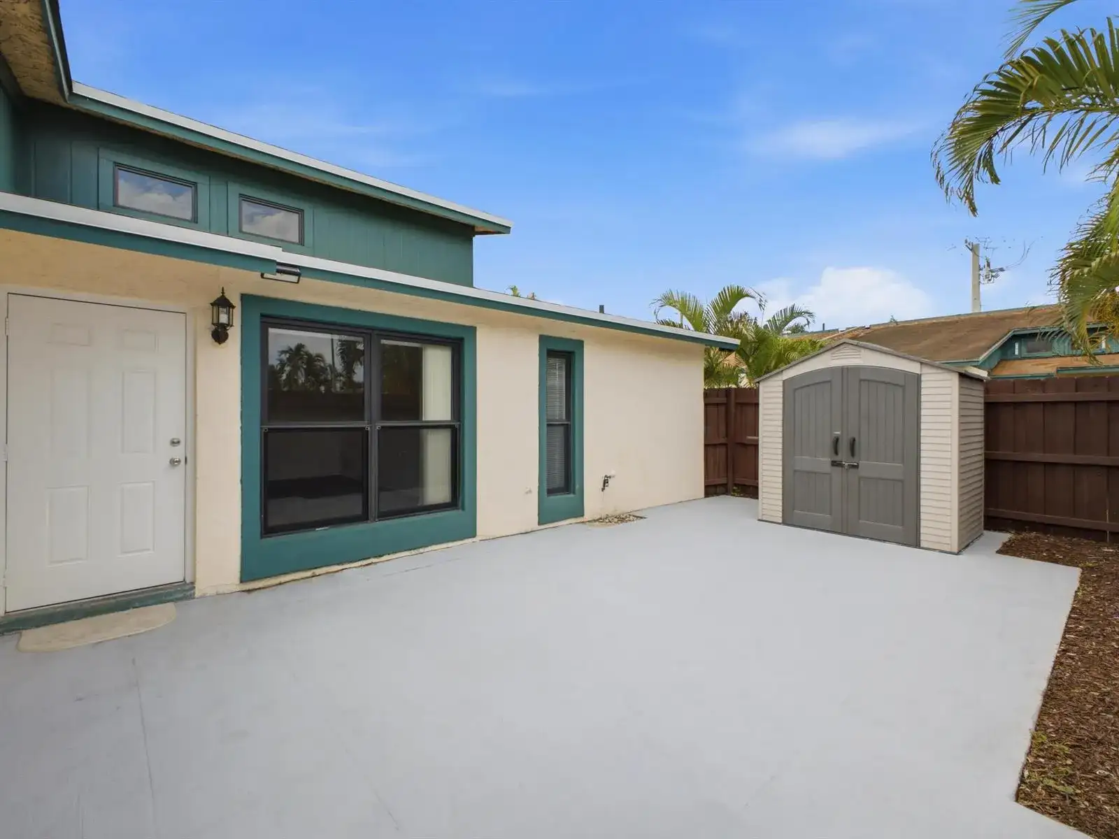 1110 Manor Drive, Palm Springs FL 33461 photo 4