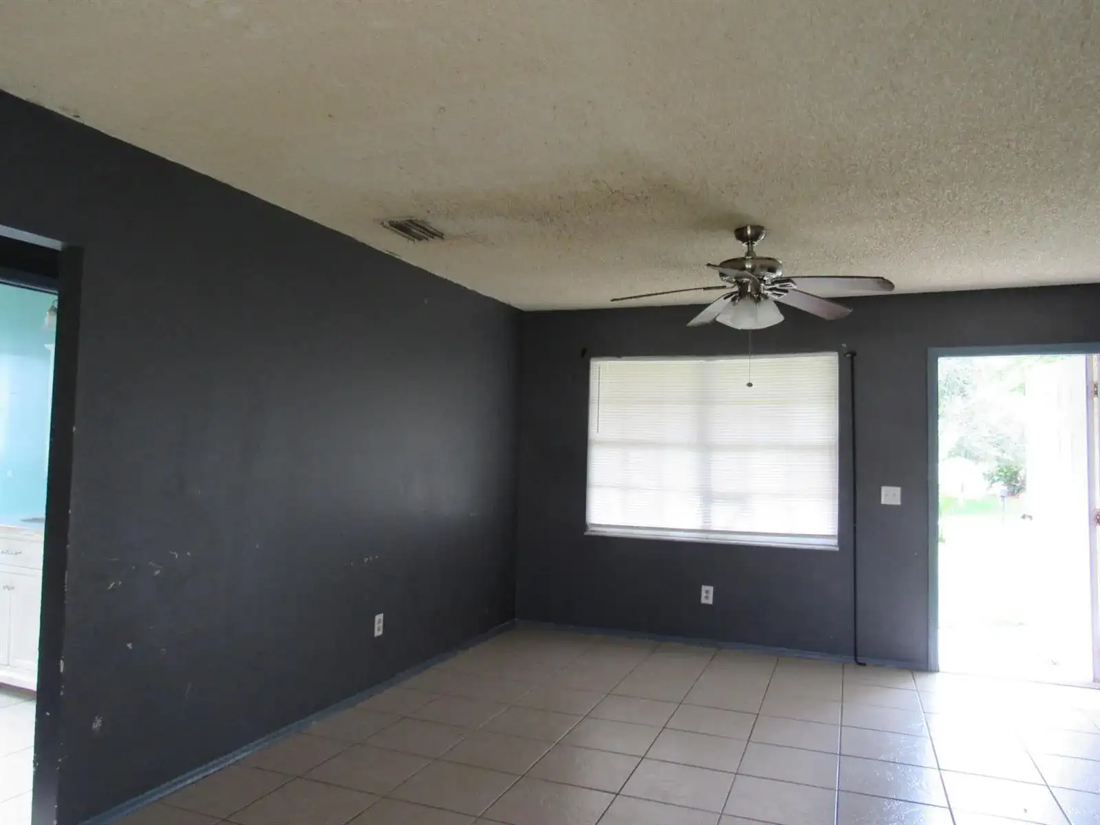 2557 SE ROBIN Circle, Port St. Lucie FL 34952 photo 3