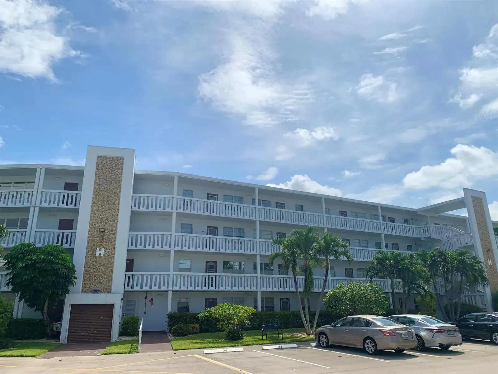 1040 NEWPORT H # 1040, Deerfield Beach FL 33442 photo 4