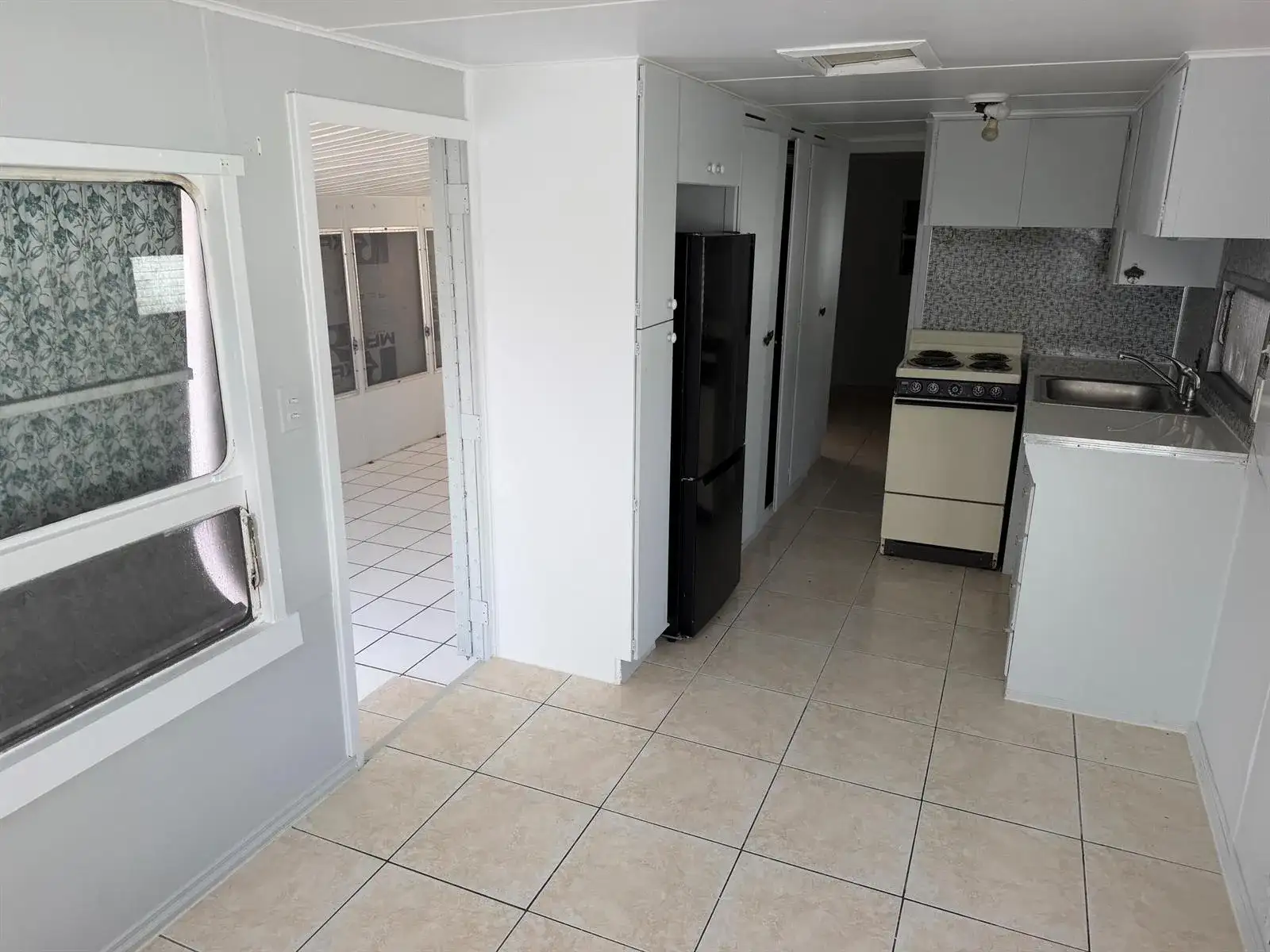 821 SW 1ST Court, Hallandale Beach FL 33009 photo 5