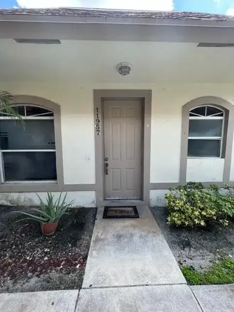 11957 Sturbridge Lane, Wellington FL 33414 photo 2