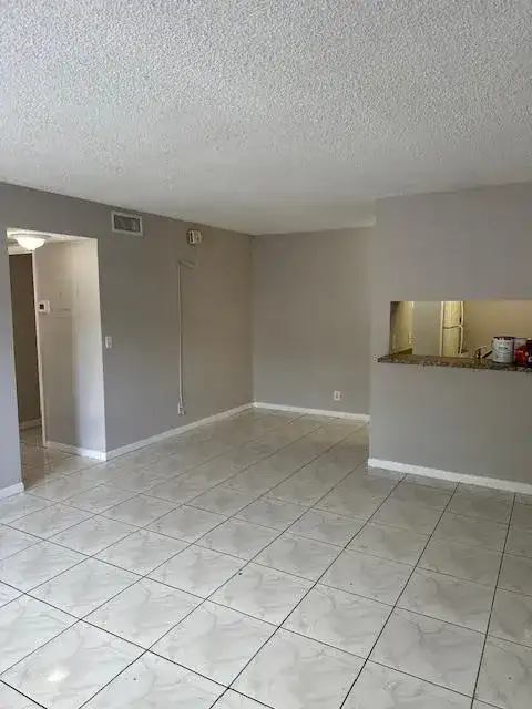 1004 Twin Lakes Drive, Coral Springs FL 33071 photo 3
