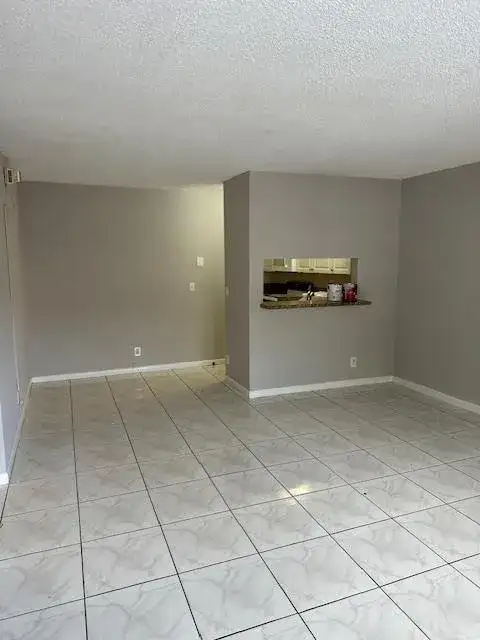 1004 Twin Lakes Drive, Coral Springs FL 33071 photo 5
