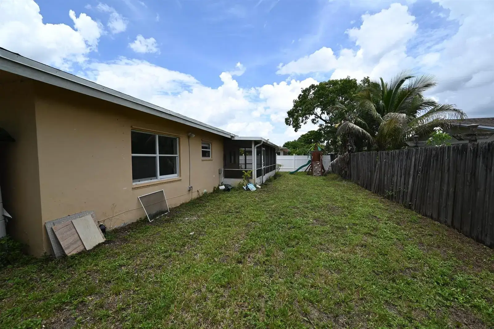 8208 NW 75TH Avenue, Tamarac FL 33321 photo 3