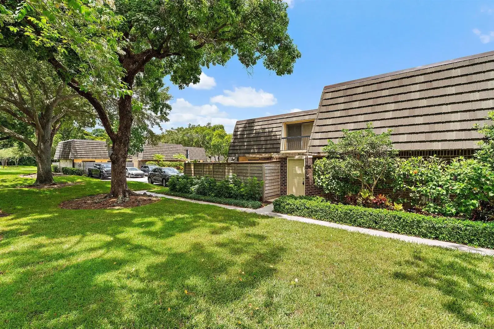 630 6th Terrace, Palm Beach Gardens FL 33418 photo 2
