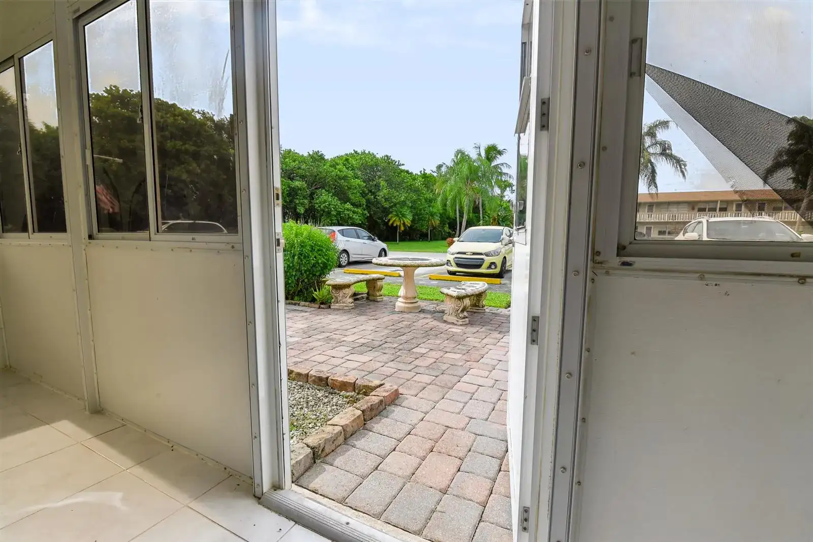 264 Northampton N, West Palm Beach FL 33417 photo 2