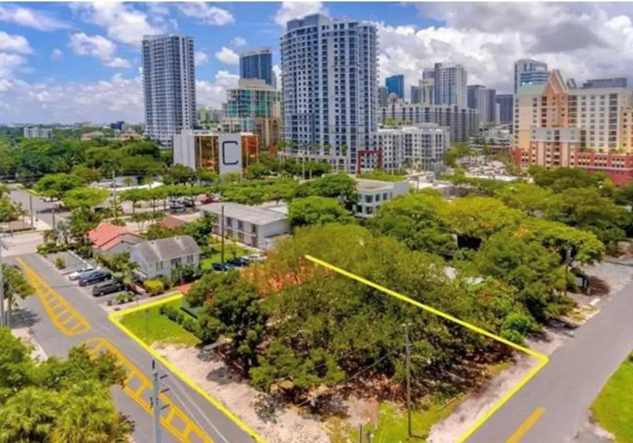 17 NE 9TH Avenue, Fort Lauderdale FL 33301 photo 5