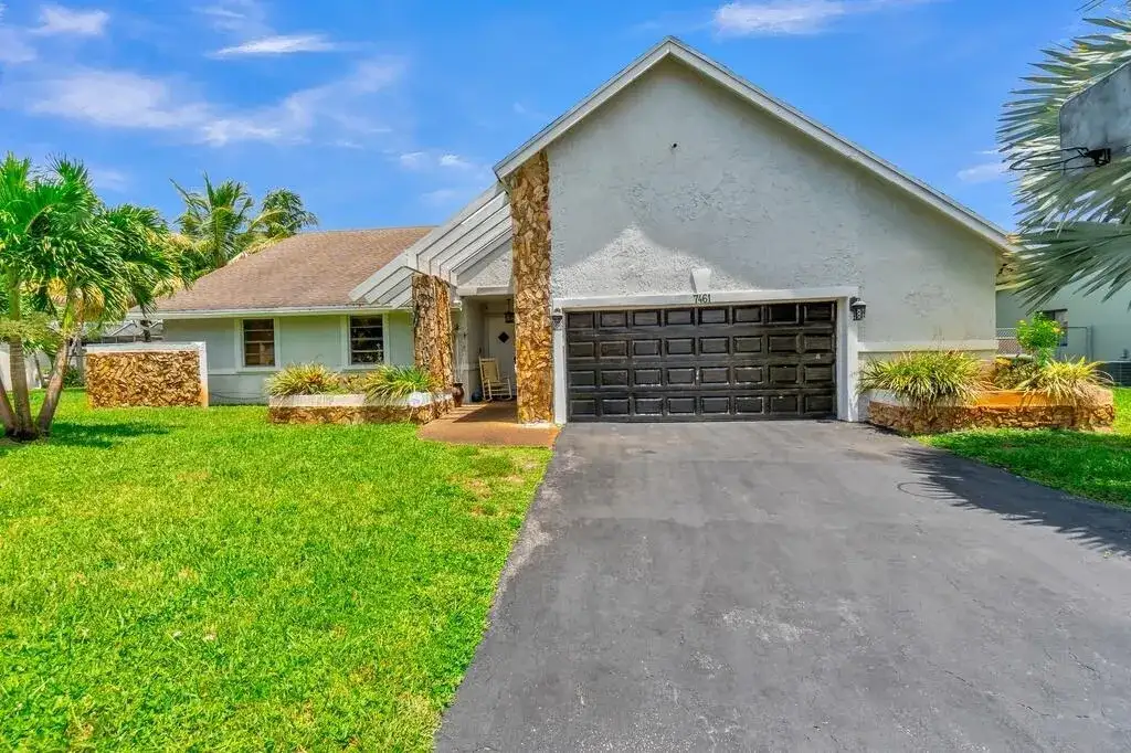 7461 NW 35th Street, Lauderhill FL 33319 photo 4