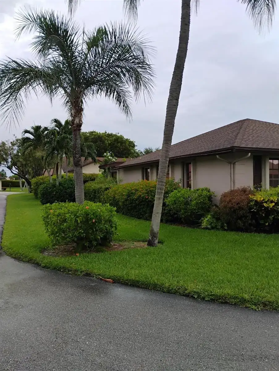 6265 American Azalea Lane, FL 33463 photo 2