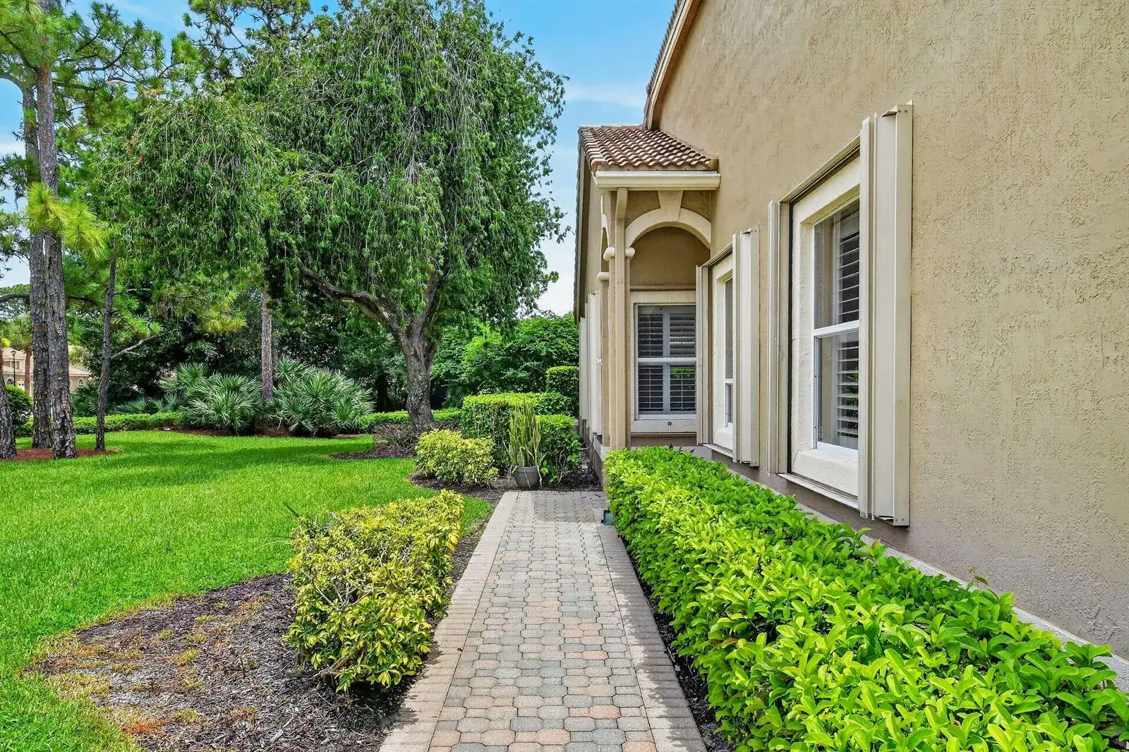 7007 Torrey Pines Circle, FL 34986 photo 2