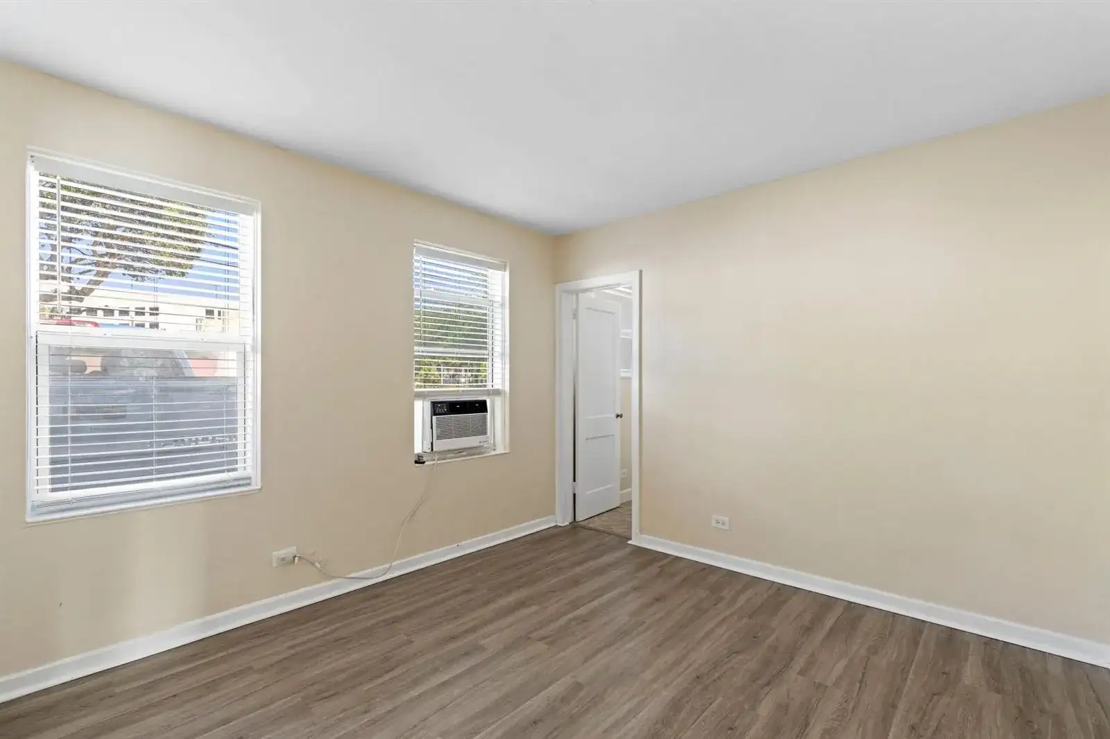 90 SE 5th Avenue, Delray Beach FL 33483 photo 3