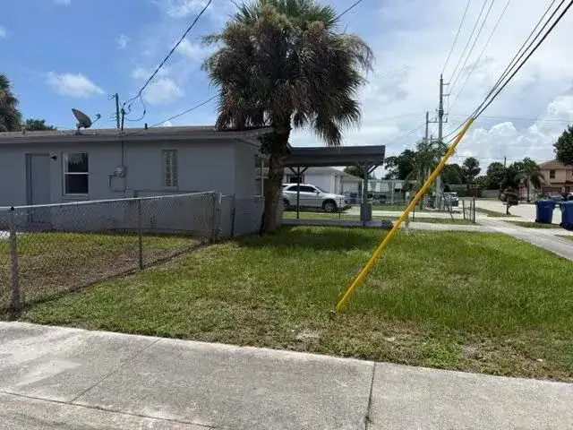 1528 Avenue S, Riviera Beach FL 33404 photo 3