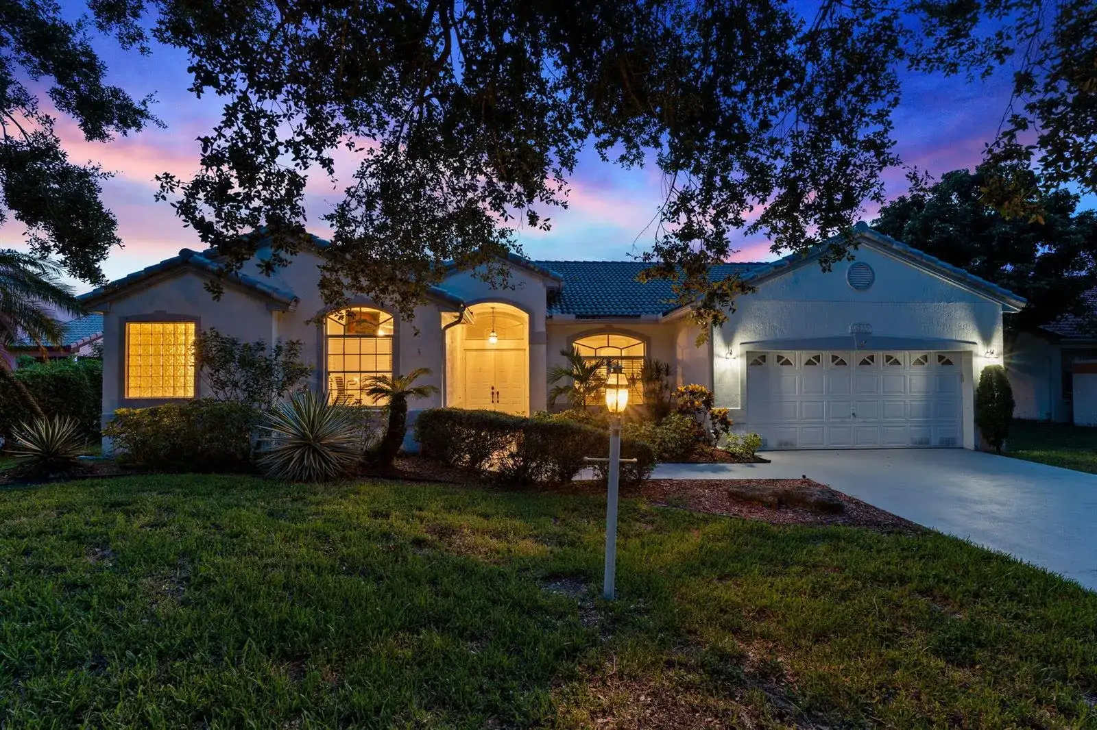 4220 NW 90TH Terrace, Coral Springs FL 33065 photo 2