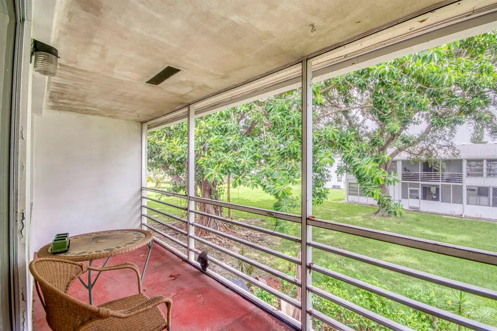 279 Tilford M, Deerfield Beach FL 33442 photo 2