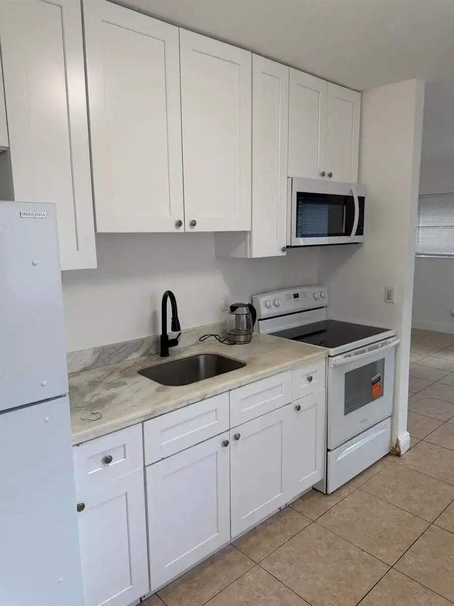760 NW 4TH Street # 2, Hallandale Beach FL 33009 photo 3
