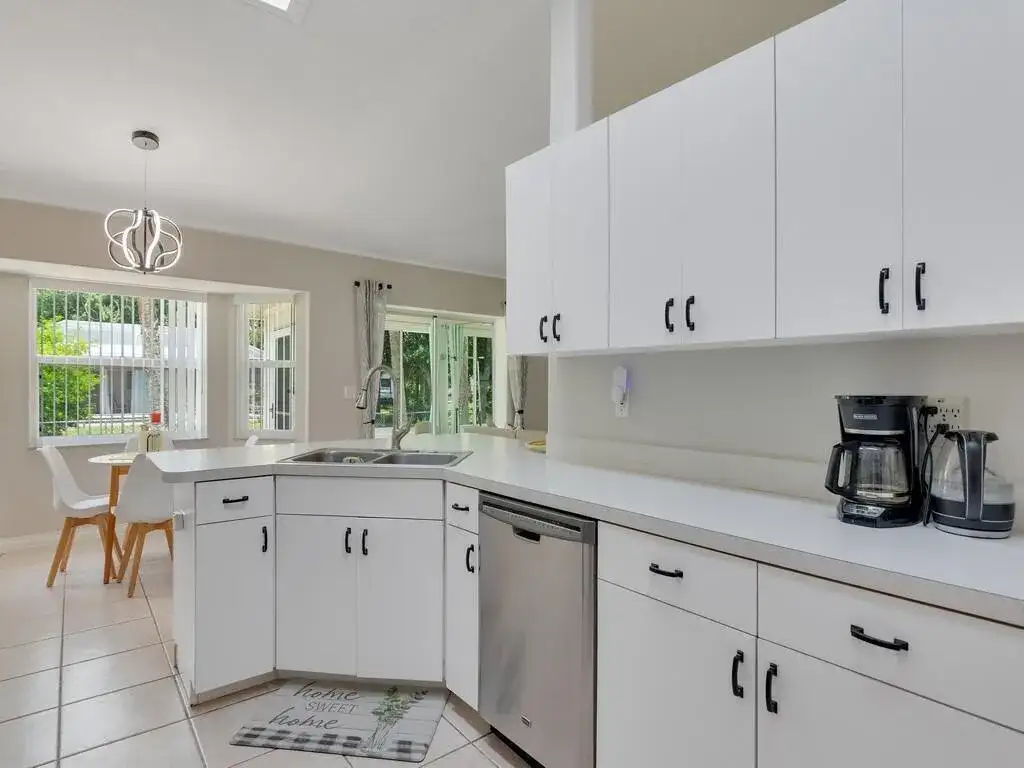 664 VOCELLE Avenue, Sebastian FL 32958 photo 3