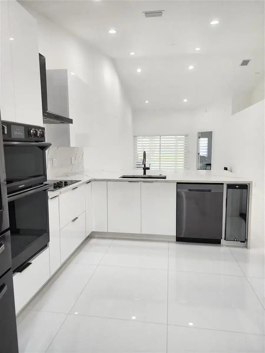 9020 NW 60TH Street, Tamarac FL 33321 photo 4