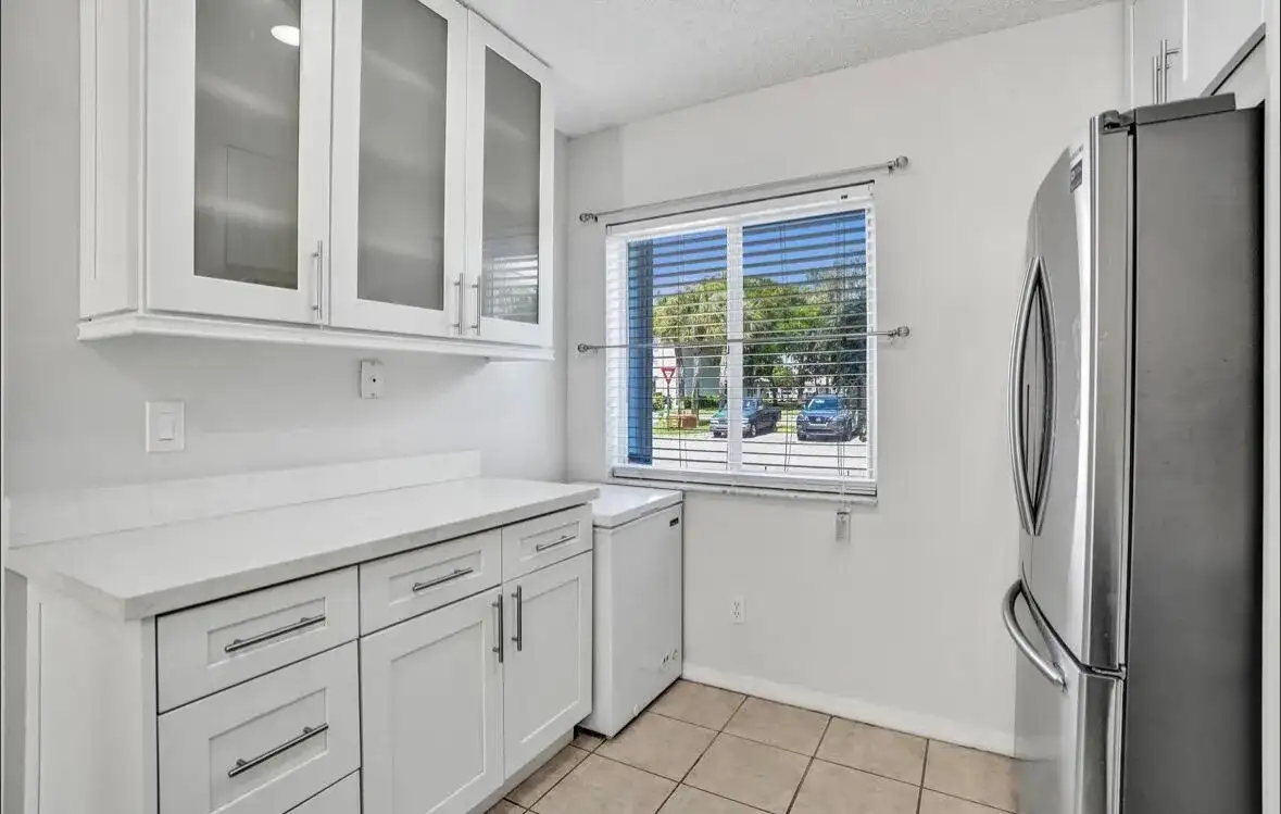 552 NW 208th Terrace, Pembroke Pines FL 33029 photo 5
