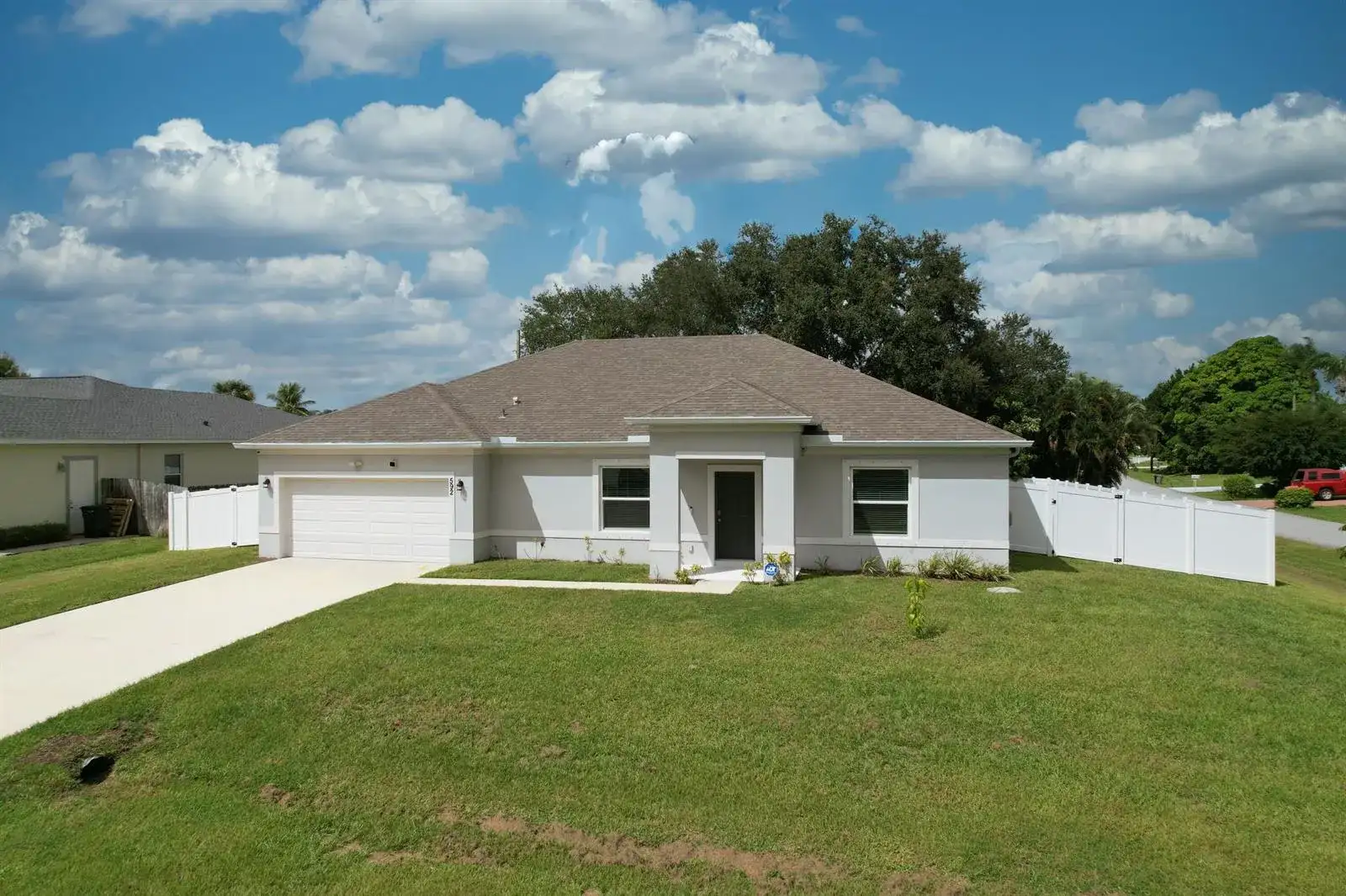 592 SW DAUPHIN Avenue, Port St. Lucie FL 34953 photo 3