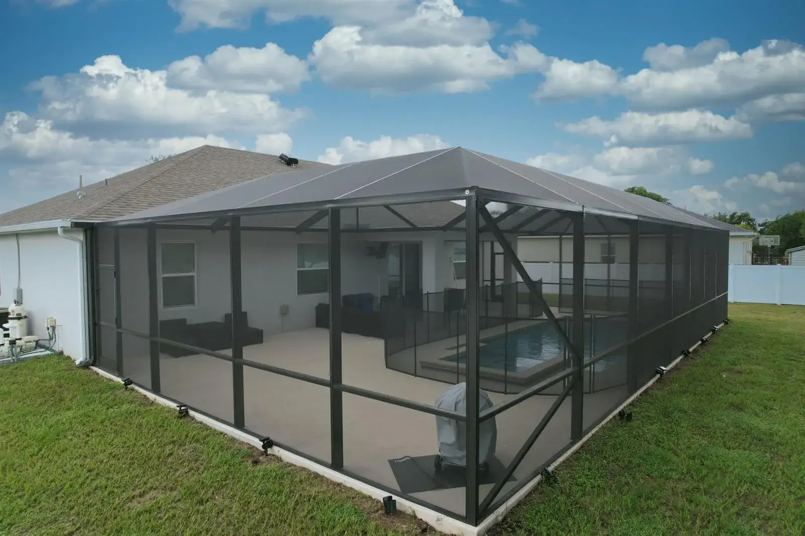 592 SW DAUPHIN Avenue, Port St. Lucie FL 34953 photo 4