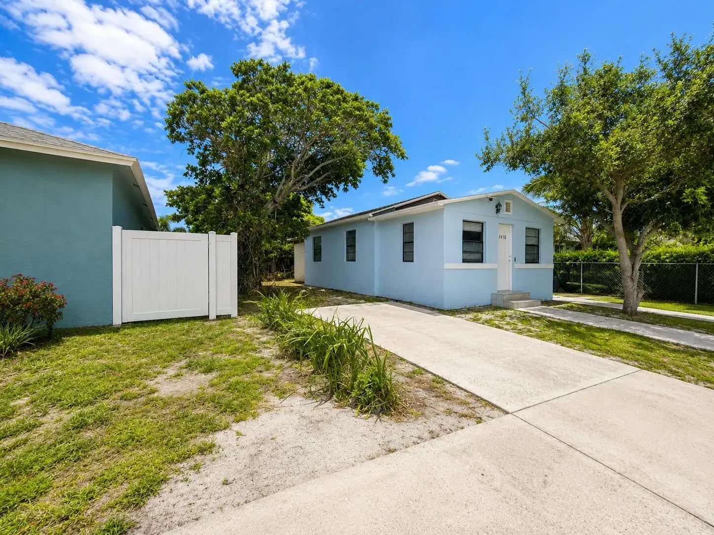 1410 S J Street, FL 33460 photo 2