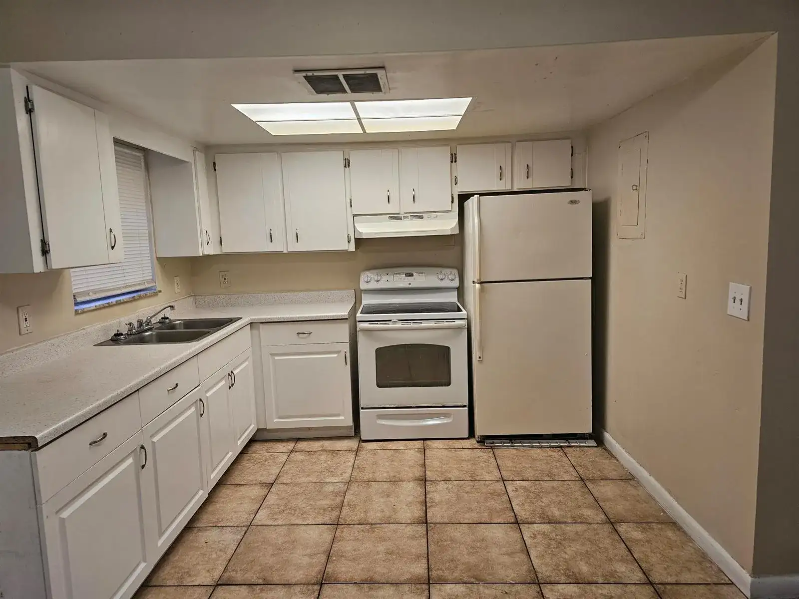 2556 NW 52nd Avenue # D19, Lauderhill FL 33313 photo 2