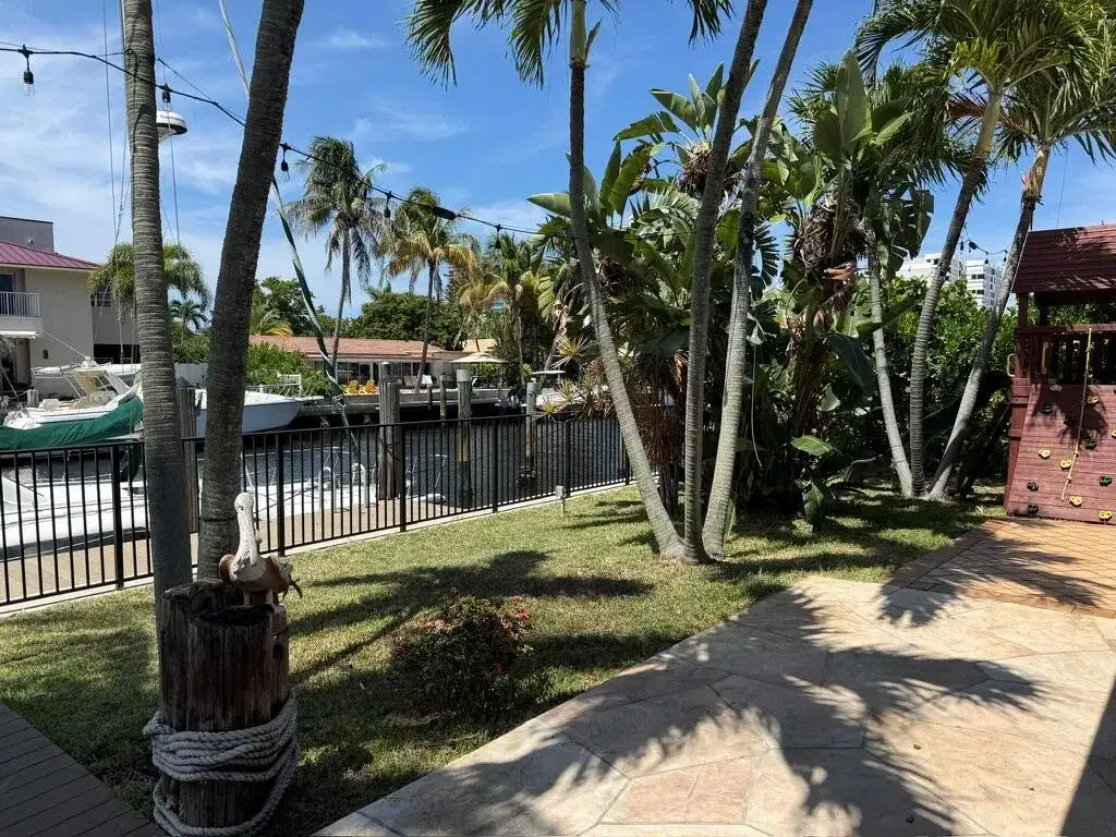 11 SUNSET Lane, Lauderdale By The Sea FL 33062 photo 2