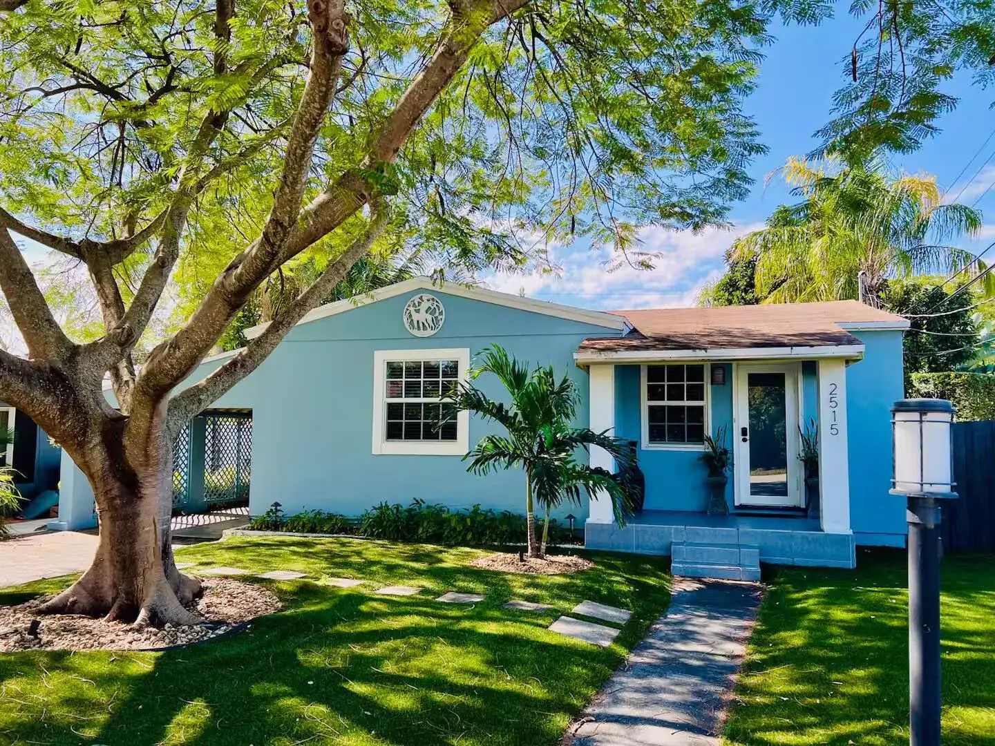 2515 NE 8th Avenue, Wilton Manors FL 33305 photo 2