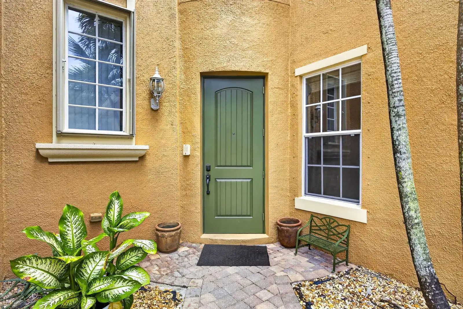 742 Cresta Circle, West Palm Beach FL 33413 photo 3