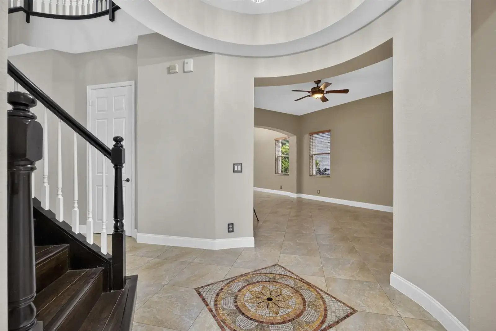 742 Cresta Circle, West Palm Beach FL 33413 photo 4