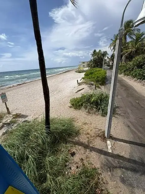 5785 N SURF Road, Hollywood FL 33019 photo 2