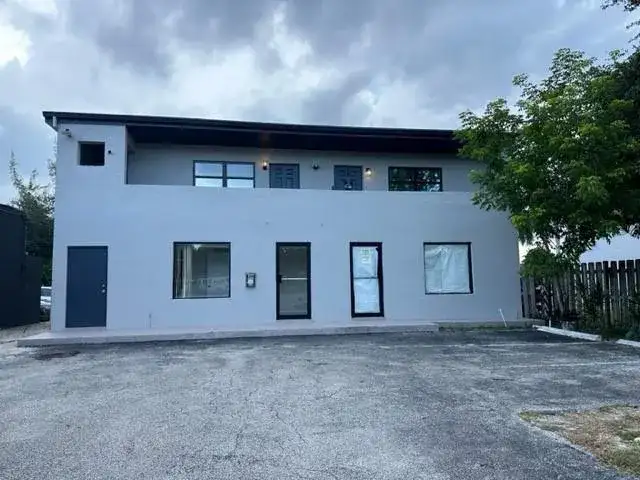 1337 NE 4TH Avenue, Fort Lauderdale FL 33304 photo 2